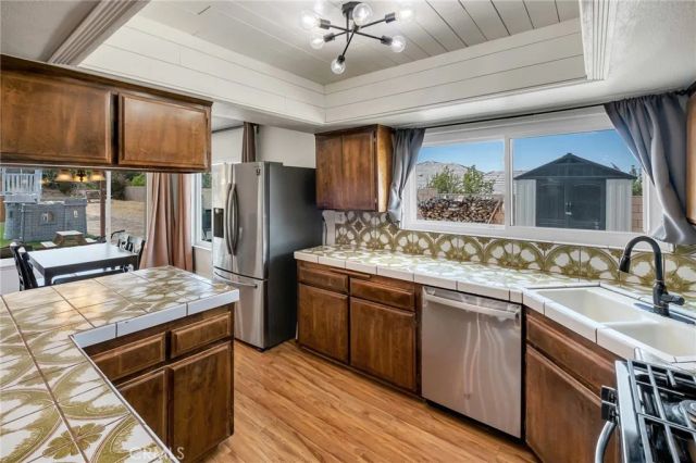 13740 Hidden Valley Road, Victorville, CA 92395