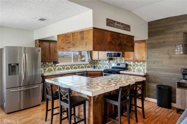 13740 Hidden Valley Road, Victorville, CA 92395