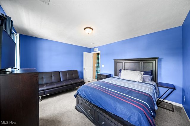 8028 Megan Meadow Drive, Hudson, OH 44236