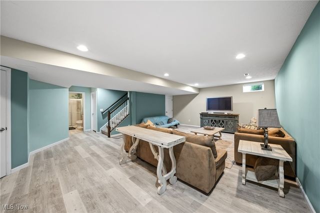 8028 Megan Meadow Drive, Hudson, OH 44236