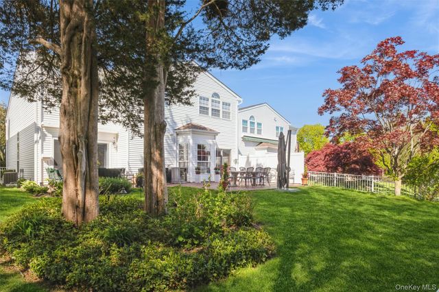 96 Fairway View Drive, Commack, NY 11725