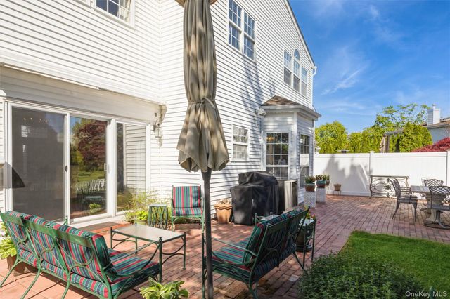 96 Fairway View Drive, Commack, NY 11725