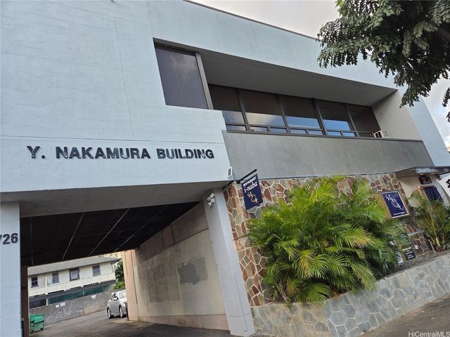 1726 S King Street, Honolulu, HI 96826
