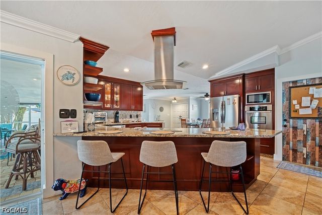 1220 SE 34th TER, Cape Coral, FL 33904