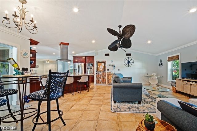 1220 SE 34th TER, Cape Coral, FL 33904