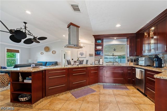 1220 SE 34th TER, Cape Coral, FL 33904