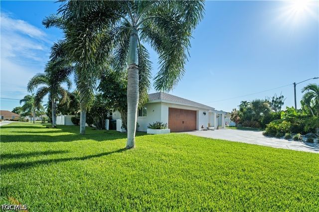 1220 SE 34th TER, Cape Coral, FL 33904