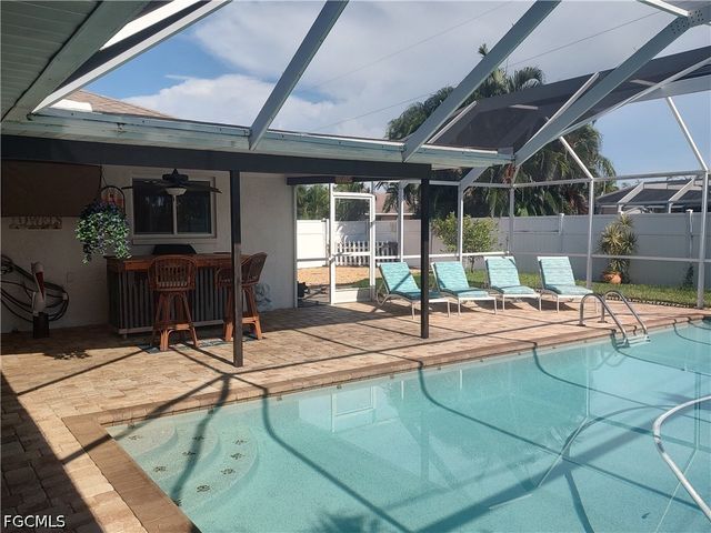 1220 SE 34th TER, Cape Coral, FL 33904