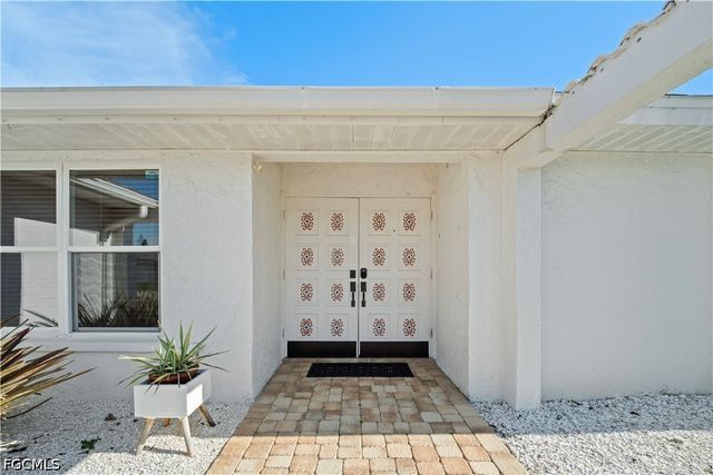1220 SE 34th TER, Cape Coral, FL 33904