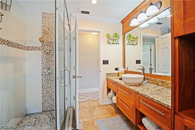 1220 SE 34th TER, Cape Coral, FL 33904