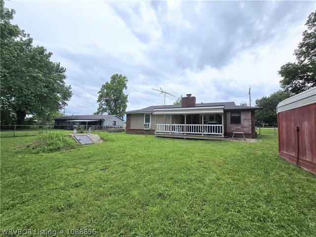 1010 N Daisy Street, Greenwood, AR 72936