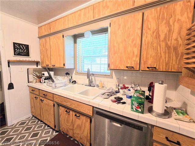1010 N Daisy Street, Greenwood, AR 72936