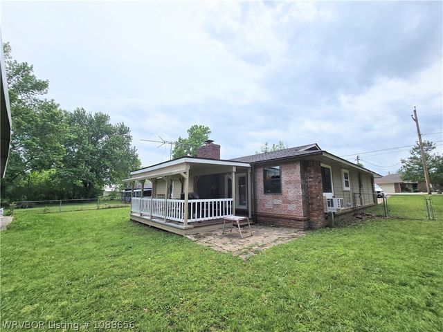 1010 N Daisy Street, Greenwood, AR 72936