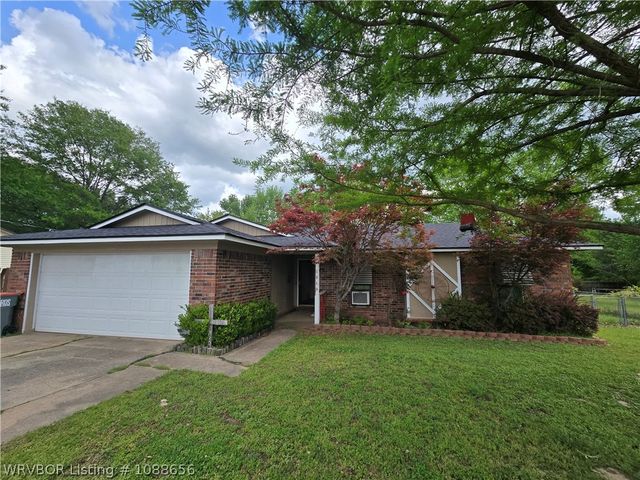 1010 N Daisy Street, Greenwood, AR 72936