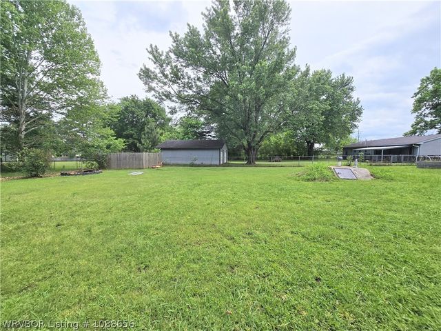 1010 N Daisy Street, Greenwood, AR 72936
