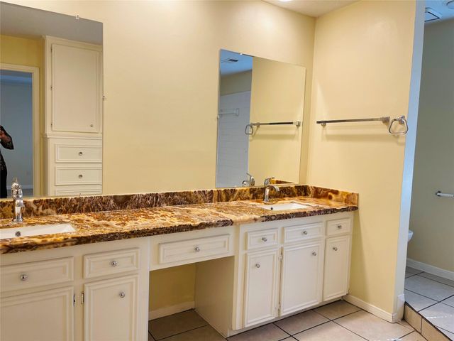 210 Squires Bend, Stafford, TX 77477