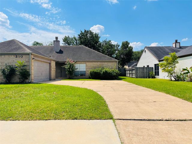 210 Squires Bend, Stafford, TX 77477