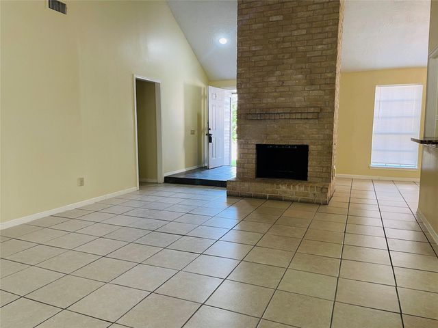 210 Squires Bend, Stafford, TX 77477