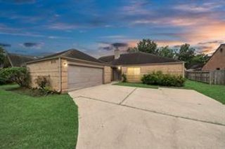 210 Squires Bend, Stafford, TX 77477