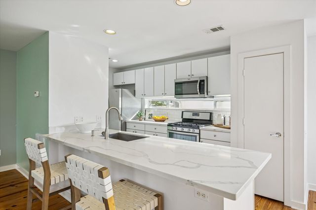 2508 Calumet Street E, Houston, TX 77004