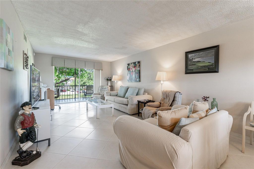 671 S Hollybrook Drive 306, Pembroke Pines, FL 33025