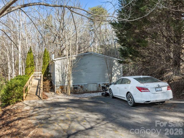 102 Scotts Cove Road, Nebo, NC 28761