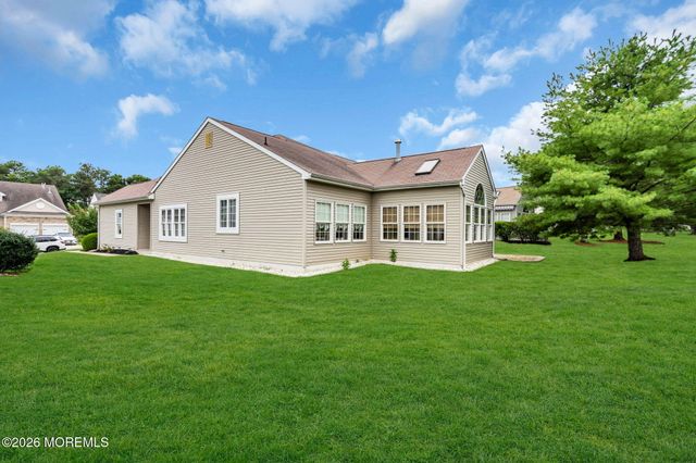 9 Millstone Way, Waretown, NJ 08758
