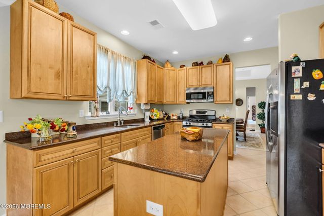9 Millstone Way, Waretown, NJ 08758