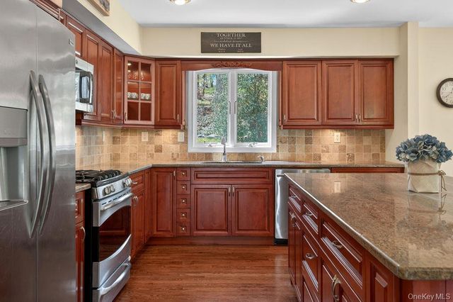 461 Stratton Road, New Rochelle, NY 10804