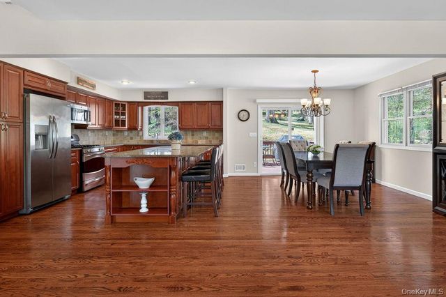 461 Stratton Road, New Rochelle, NY 10804