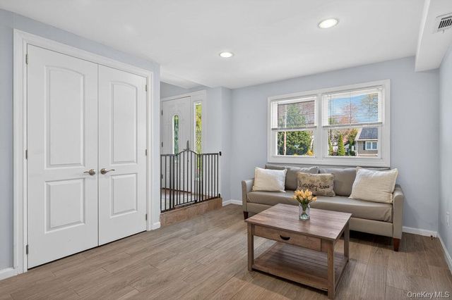 461 Stratton Road, New Rochelle, NY 10804