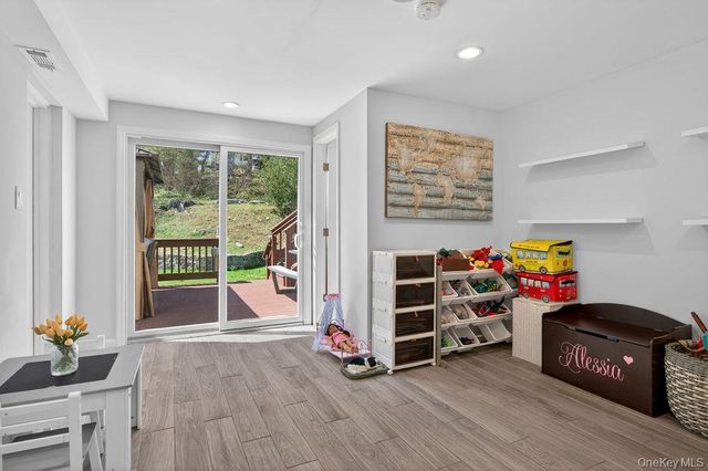 461 Stratton Road, New Rochelle, NY 10804