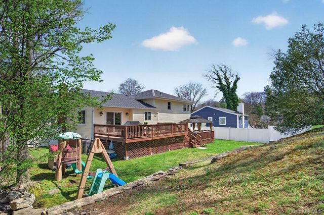 461 Stratton Road, New Rochelle, NY 10804