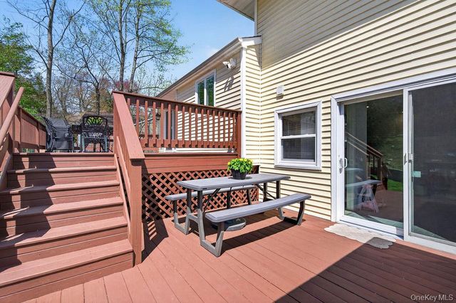 461 Stratton Road, New Rochelle, NY 10804