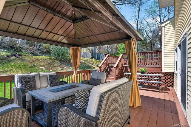 461 Stratton Road, New Rochelle, NY 10804