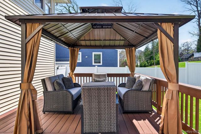 461 Stratton Road, New Rochelle, NY 10804