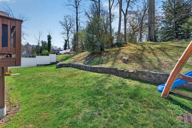 461 Stratton Road, New Rochelle, NY 10804