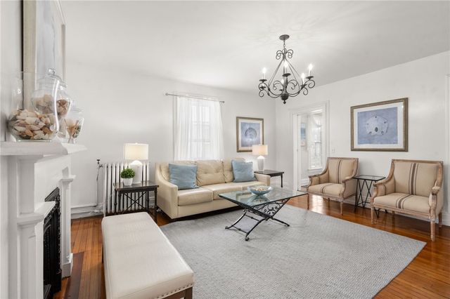 42 Mann Avenue 2, Newport, RI 02840