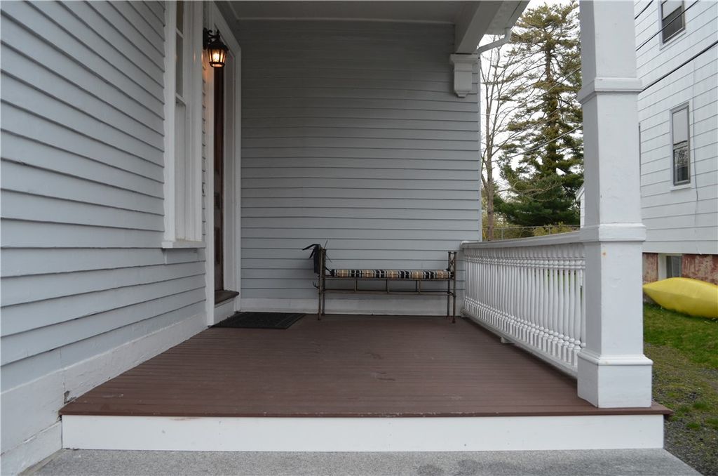 42 Mann Avenue 2, Newport, RI 02840