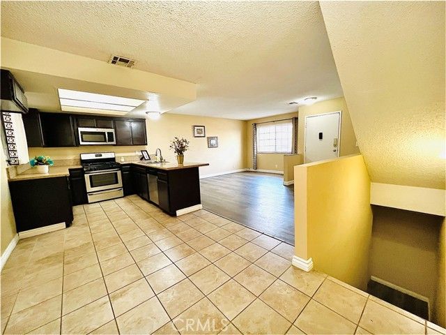 5195 Walnut 14, Chino, CA 91710