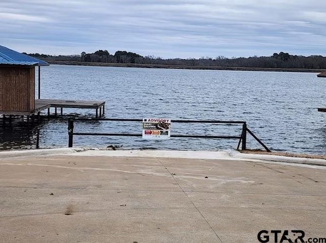 7386 Clint Ct, Athens, TX 75752