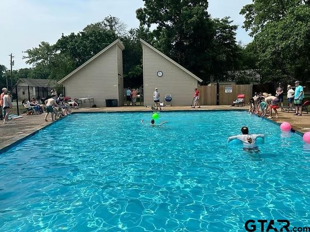 7386 Clint Ct, Athens, TX 75752