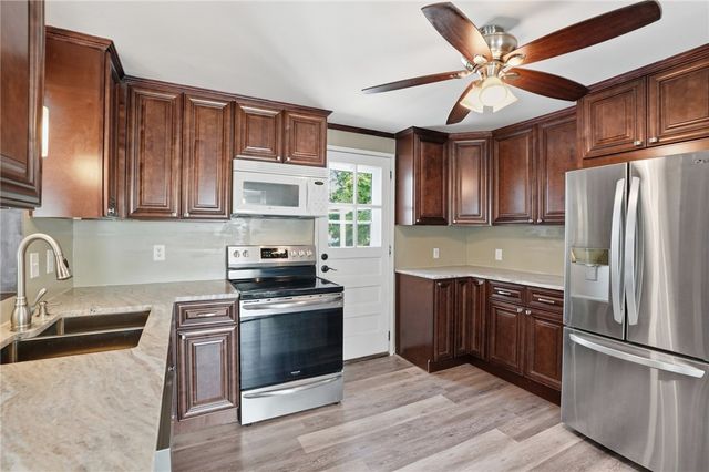 50 Pera Street, Warwick, RI 02886