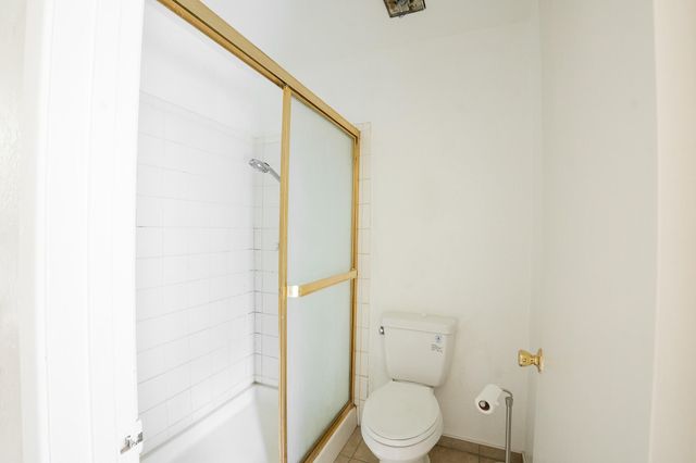 1629 S Rossmoor Court, Visalia, CA 93277