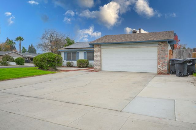 1629 S Rossmoor Court, Visalia, CA 93277