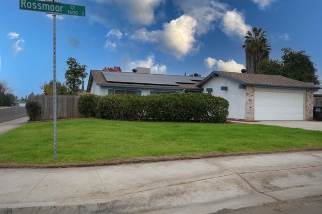 1629 S Rossmoor Court, Visalia, CA 93277