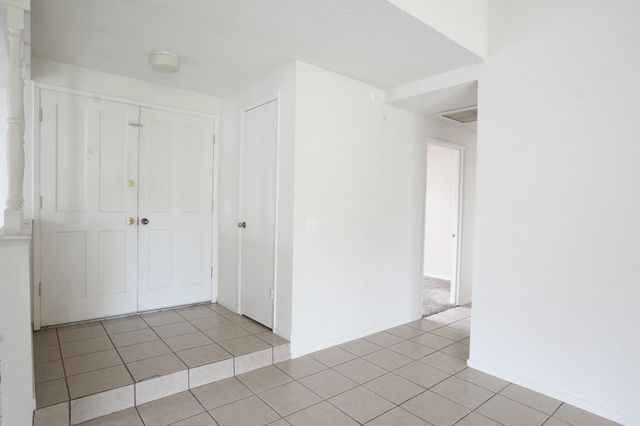 1629 S Rossmoor Court, Visalia, CA 93277