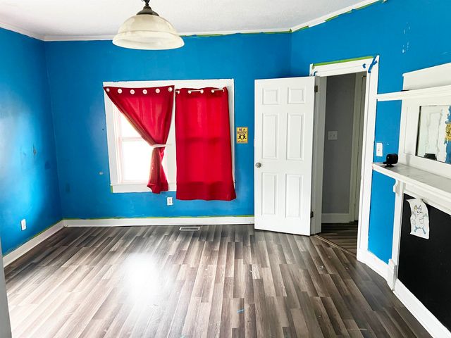 209 N Howard Ave, Landrum, SC 29356