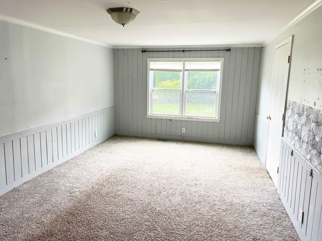 209 N Howard Ave, Landrum, SC 29356