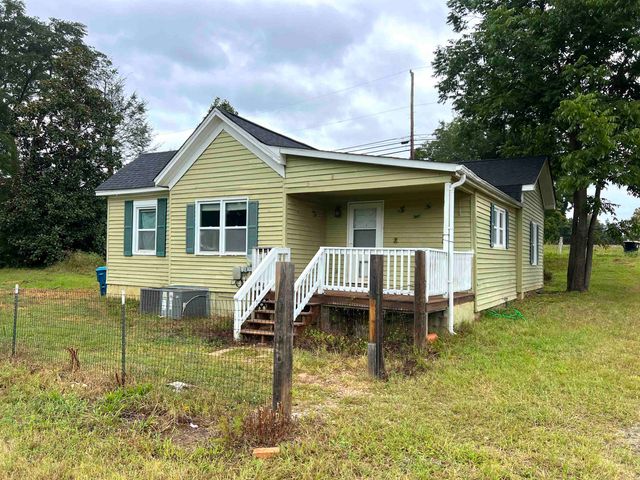 209 N Howard Ave, Landrum, SC 29356
